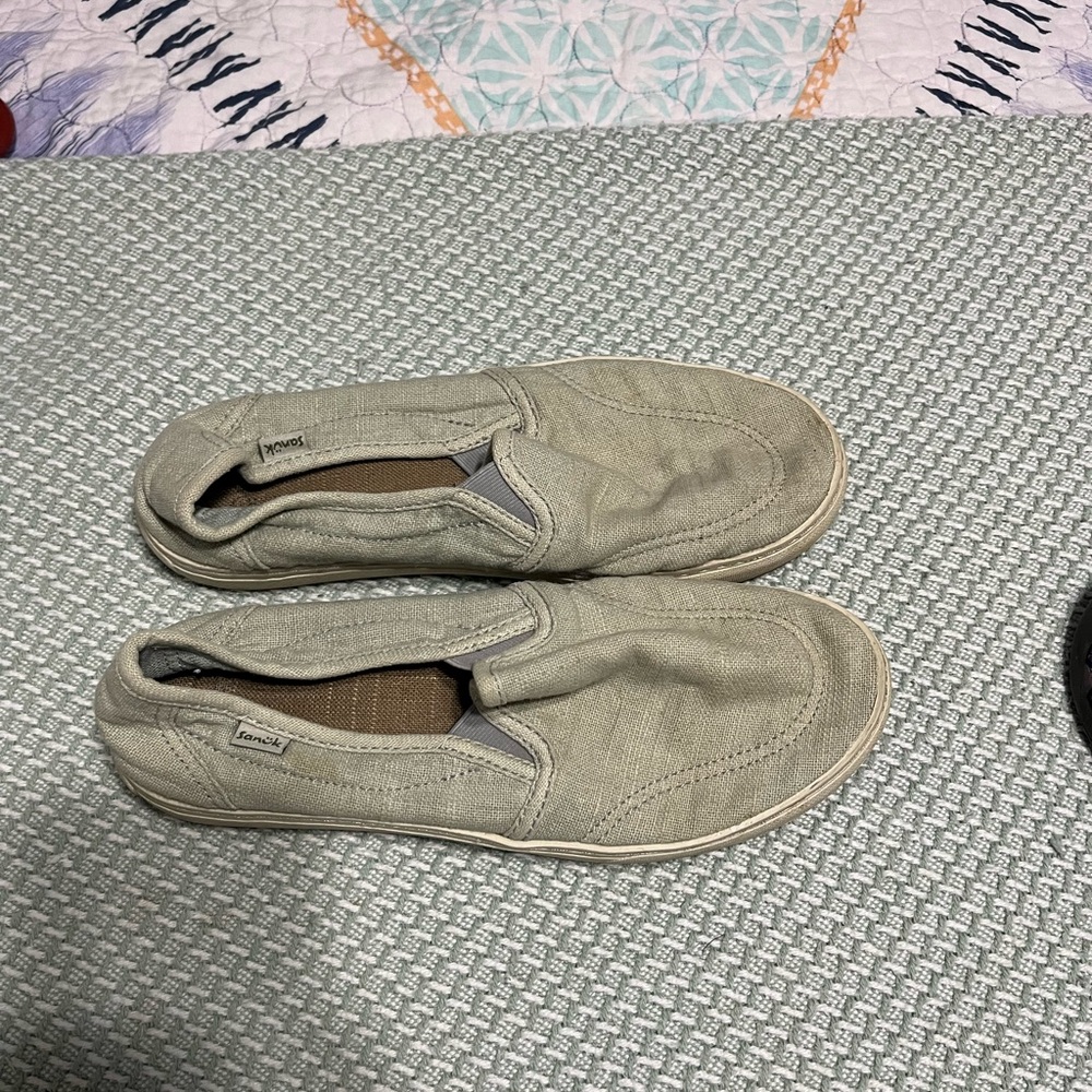 Sanuk women’s slip on shoes